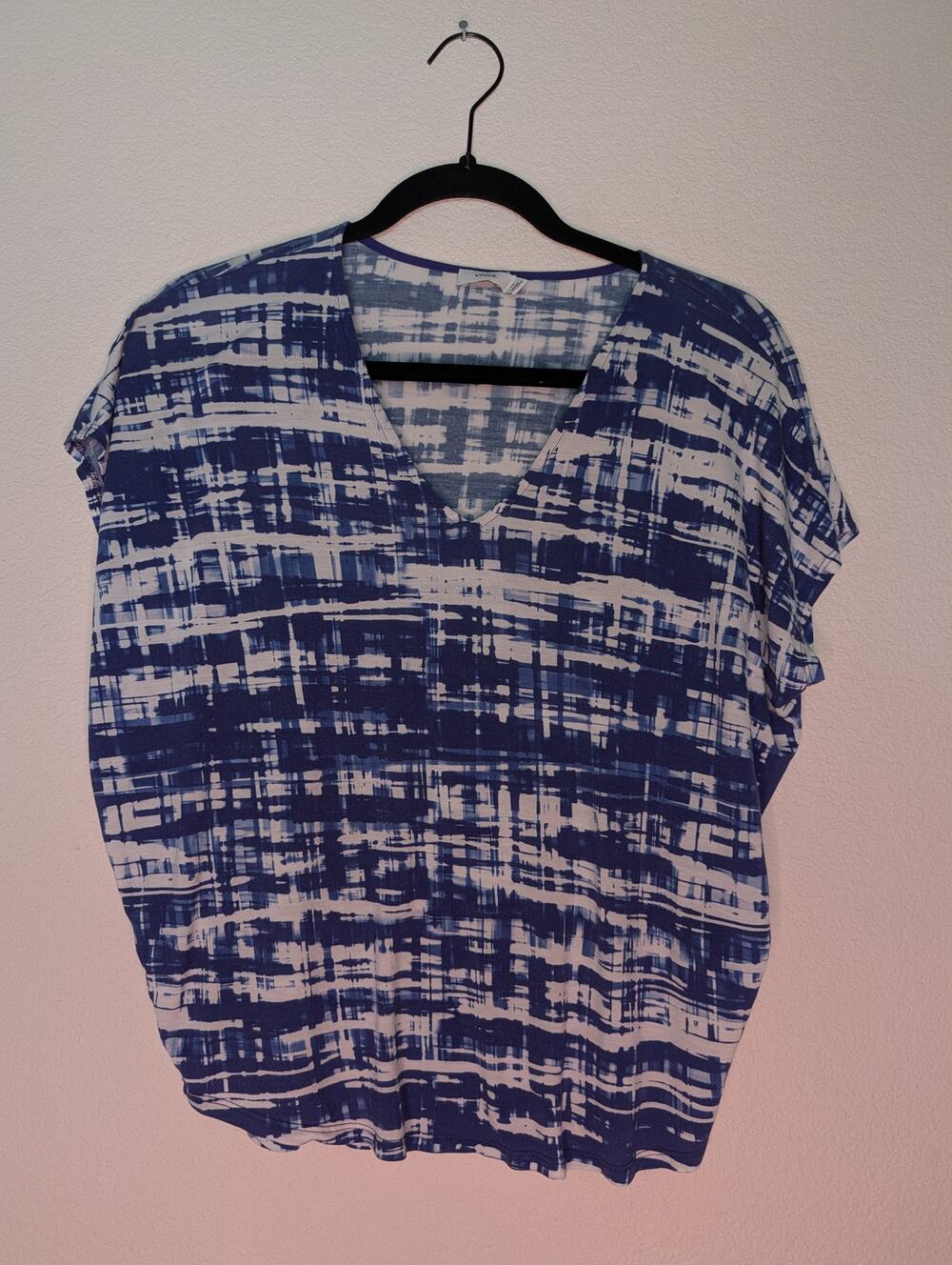 Vince Blue Abstract Print Dolman Sleeve Blouse XS Vneck Relaxed Boho Chic Travel